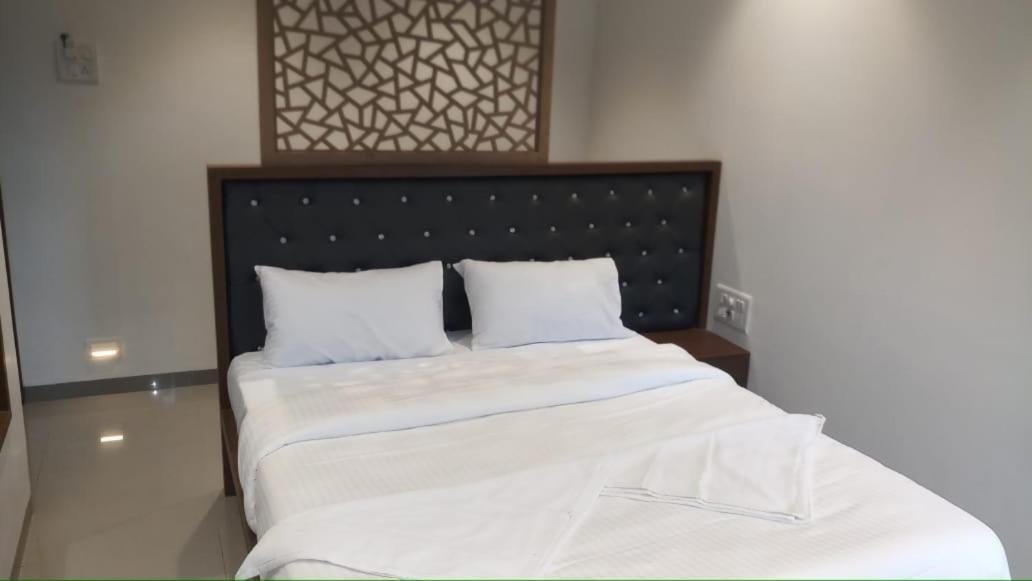 Dukes Plaza Hotel Кальян Экстерьер фото